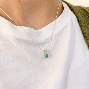 Colgante de esmeralda natural, delicado collar redondo, dije de esmeralda natural, piedra de nacimiento de mayo, lindo colgante redondo, esmeralda auténtica, colgante solitario imagen 6