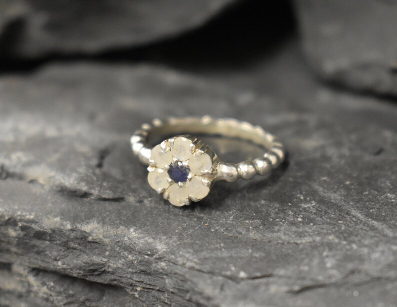 White Flower Ring Moonstone Ring Dainty Flower Ring Rainbow Moonstone Solid Silver Ring Flower Ring Daisy Ring Vintage Ring Sapphire