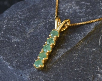 Gold Emerald Pendant, Emerald Pendant, Natural Emerald, May Birthstone, Minimal Pendant, Green Pendant, Vintage Pendant, Layering Necklace