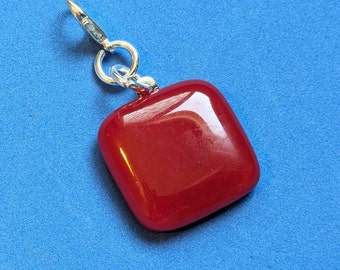 Zipper Pull/Zipper Charm:  Square red zipper charm---Item Z95