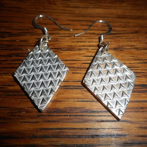 Simple stylish diamond shaped fine silver dangles---Item SE257