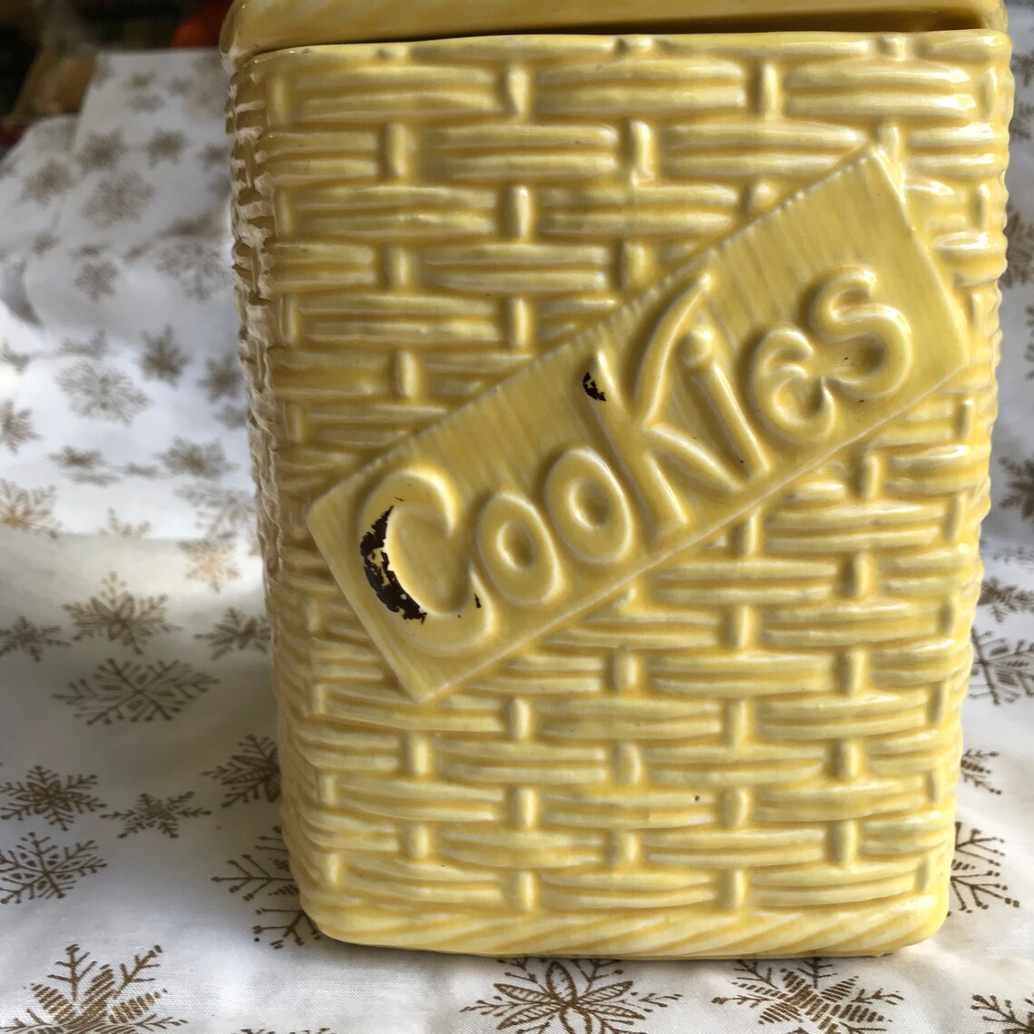 1950s Vintage Mccoy 129 Yellow Duck With Basket Cookie Jar Etsy