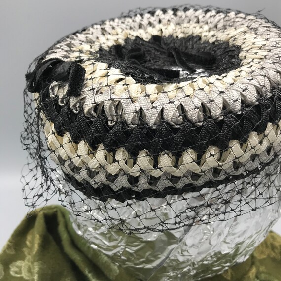 1960s  Raffia Hat with Black Lace and Bows - image 3