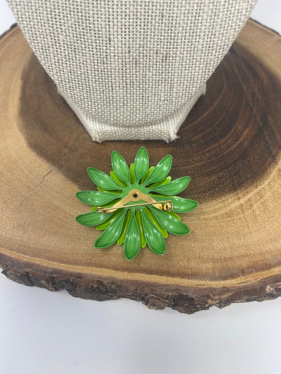 Green Enamel Daisy Pin | Vintage Floral Enamel Pi… - image 5