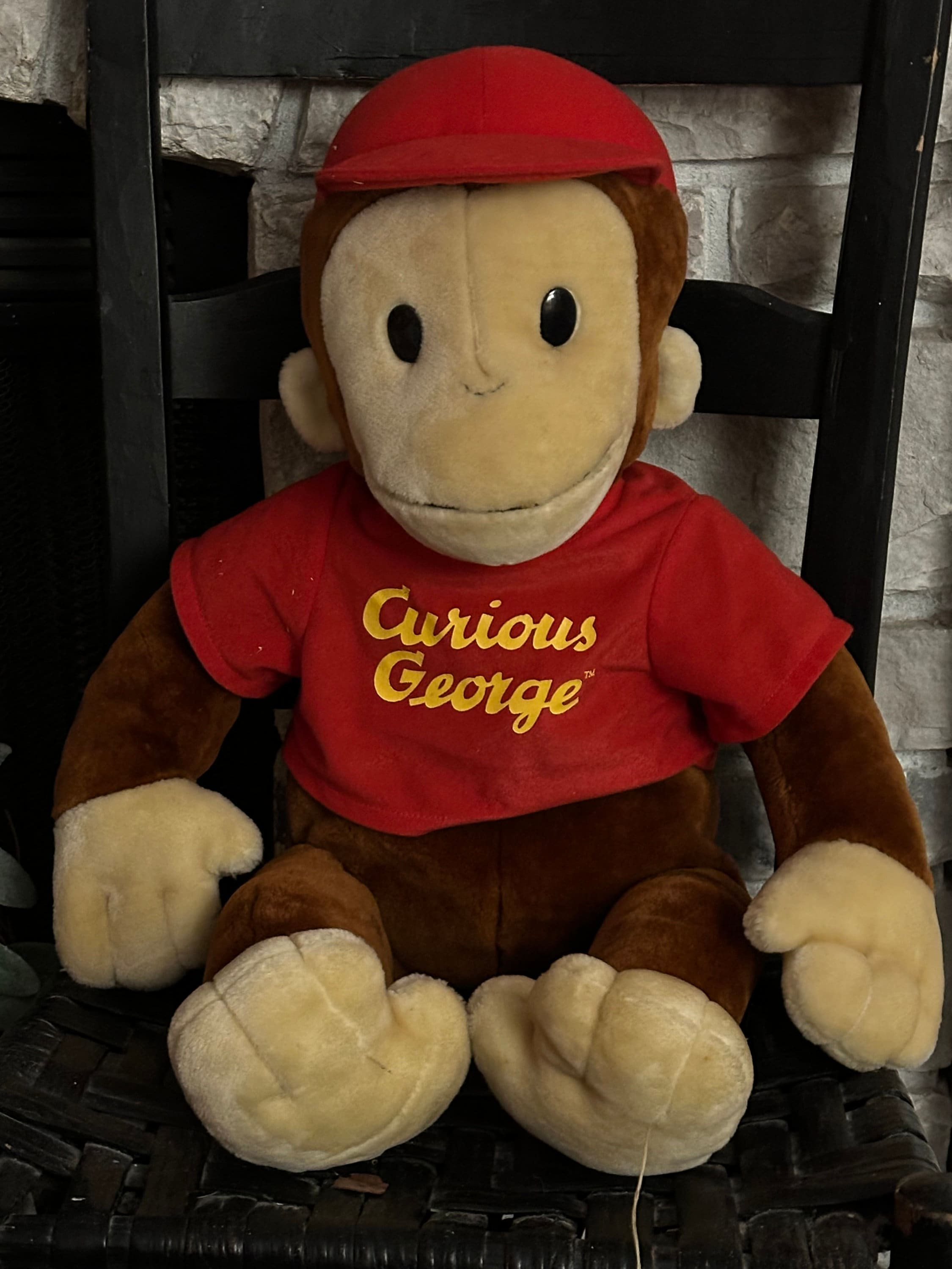 Curious George ぬいぐるみ 赤いシャツ s-l400.jpg