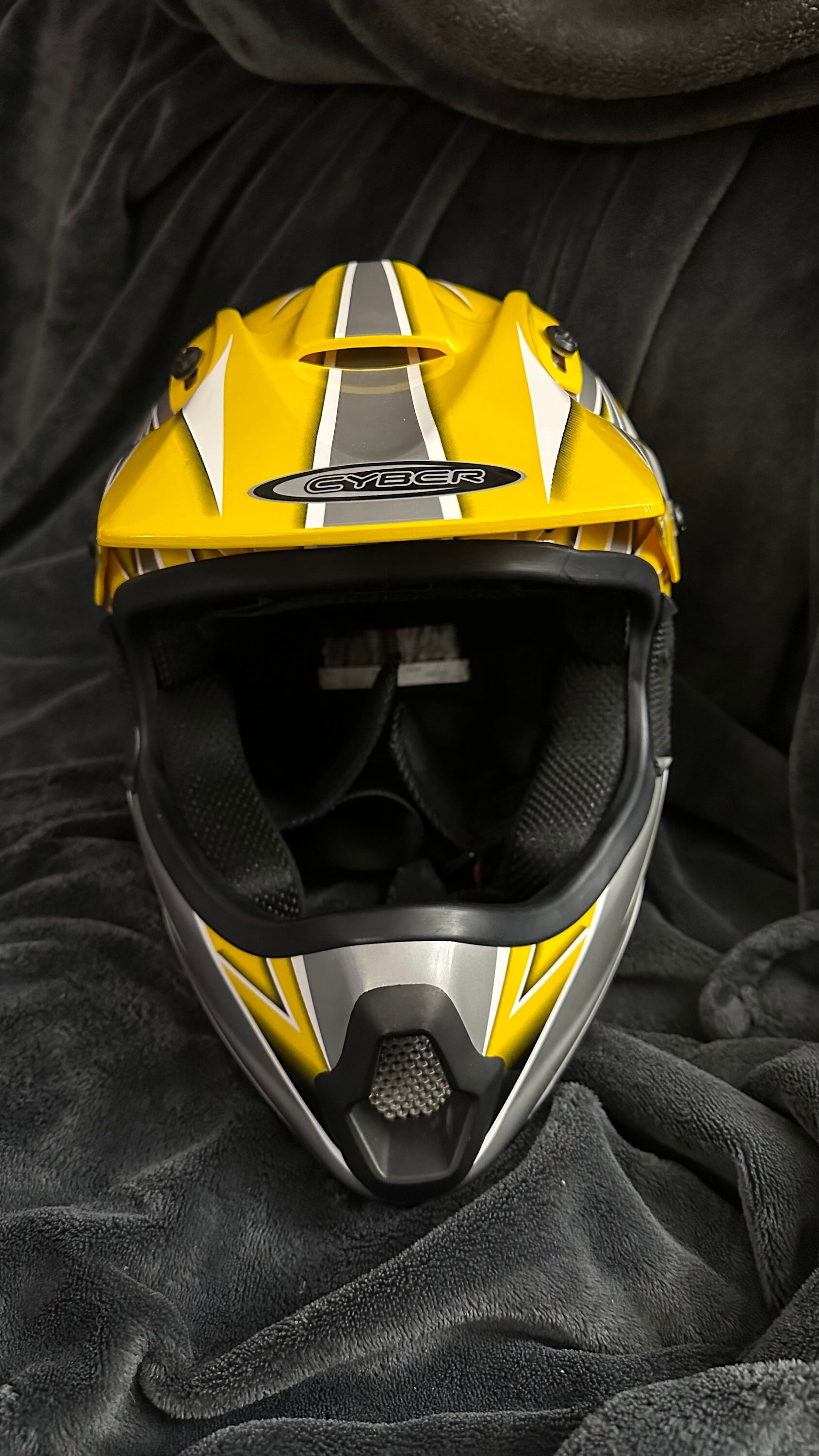 Dirt Bike Motorcross Helmet Size Medium Style UX-22 Taiwan