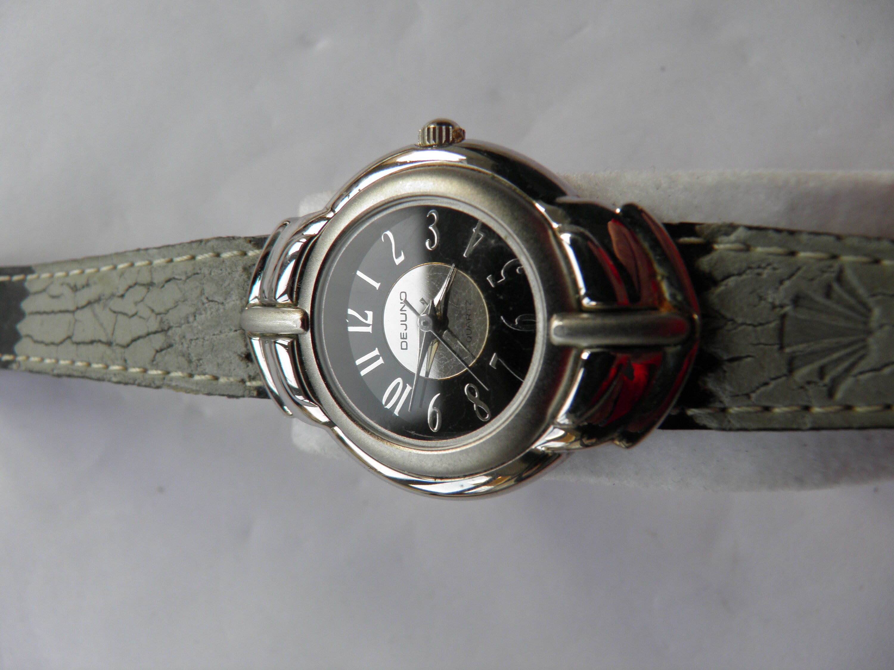 Vintage Dejuno Art Deco silver and black sparkly wide metal quartz watch Dejuno Watch, Art Deco Style, Silver Tone Filigree, Vintage  main image 4