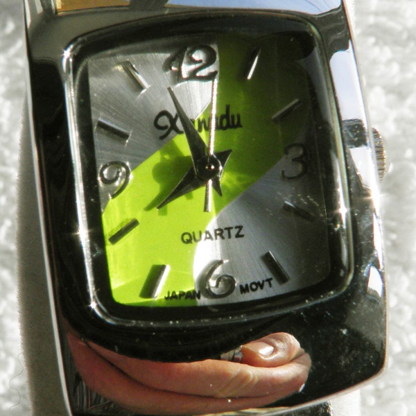 NEW Xanadu green quartz watch