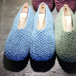 Cute, Minimalist Slippers For Women Easy Knitting Pattern Straight Needles Slippers Pattern PDF Download image 3