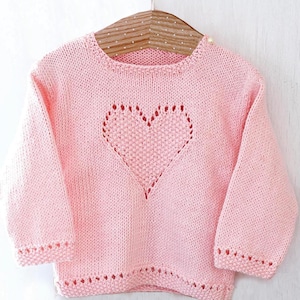 Top de algodón tejido para bebés y niñas pequeñas de 6 meses a 4 años / Patrón fácil para tejer un suéter con forma de corazón con hilo DK / Descarga instantánea en PDF