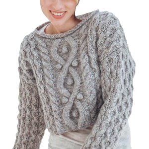 Lindo suéter Aran cropped feminino | Cropped Aran | Padrão de tricô para blusa solta com trança celta em PDF para download