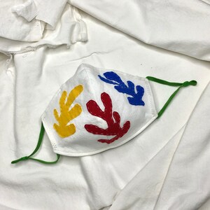 Matisse Artist Collage Maska na twarz z aplikacją ręcznie robioną, drucikiem na nos i regulowanymi paskami
