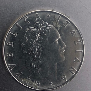 Italy 1978 Lire .50 Coin. Repubblica Italiana and Volcano Art 1640. Beautiful Vintage Italian Coin!