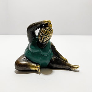 Sculpture de femme voluptueuse yoga moderniste en bronze, cadeau d'été, figurine de positivité du corps, statue de femme, cadeaux pour elle, décoration d'intérieur
