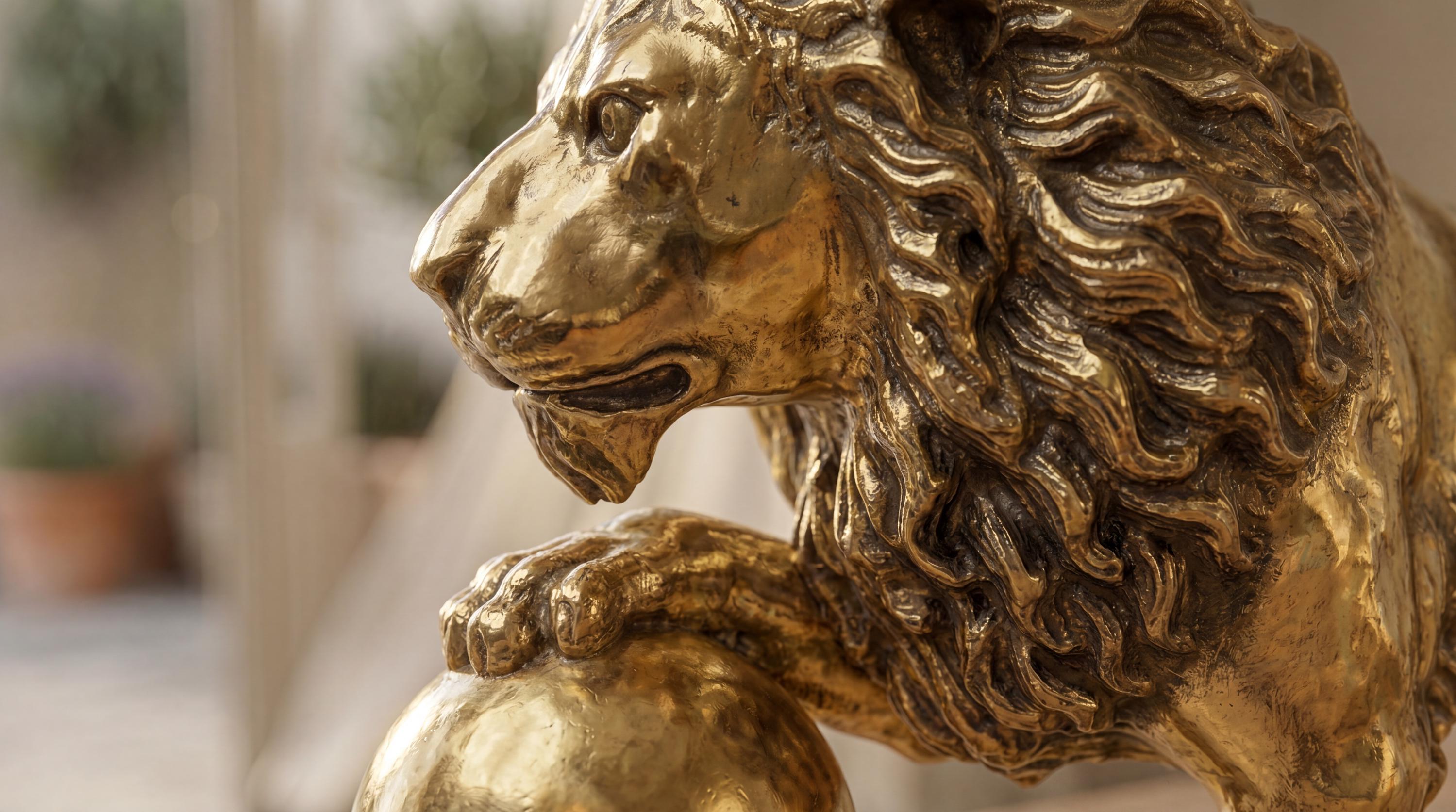 Vintage Brass Lion Statue, Animal Home Decor (16 Inch Length 
