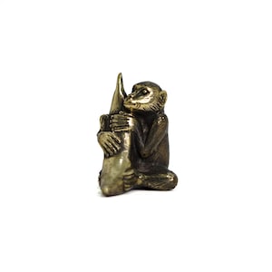 Monkey Hugging Banana statue, Summer Gift, Monkey Gift, Gifts for him, gifts for her, Animal Figurine, Monkey Sculpture, Summer Decor