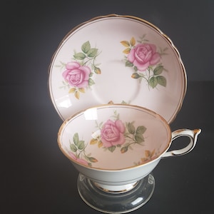 Paragon Teacup, Paragon Tea Cup, Pink Floating Roses - 3 Floating Roses, English Bone China,