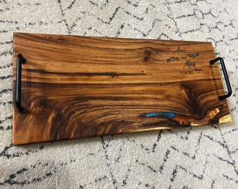 Personalised Serving Board with Handles / Custom Made Charcuterie Board / Live Edge Monkeypod Wood Serving Tray / Anniversary Gift