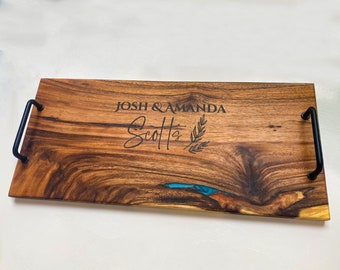 Personalised Wedding Gift Serving Board with Handles / Custom Made Charcuterie Board / Solid Acacia Serving Board / Anniversary Present