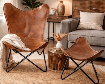 Set composto da poltrona e poggiapiedi a farfalla in pelle di bufalo, realizzati a mano - Poltrona relax pieghevole vintage con braccioli