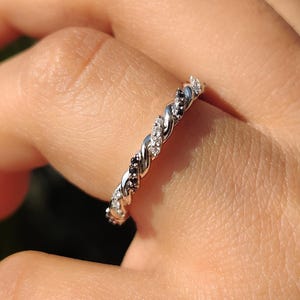 Alternative Moissanite Wedding Band Black and White Moissanite Eternity Stackable Band Twisted Moissanite Diamond Ring for Her