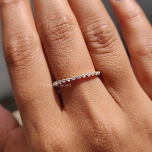 1.50 MM Round Cut Colorless Moissanite Wedding Band, Minimalist Band Ring, Full Eternity Band, Bubble Prong Setting, Women&#39;s Wedding Band