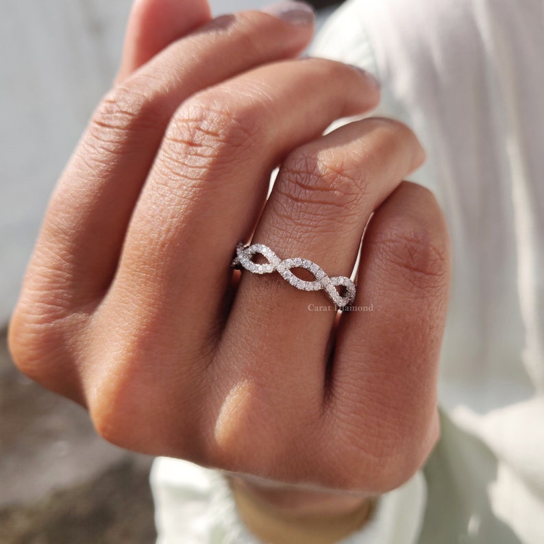 women's wedding band