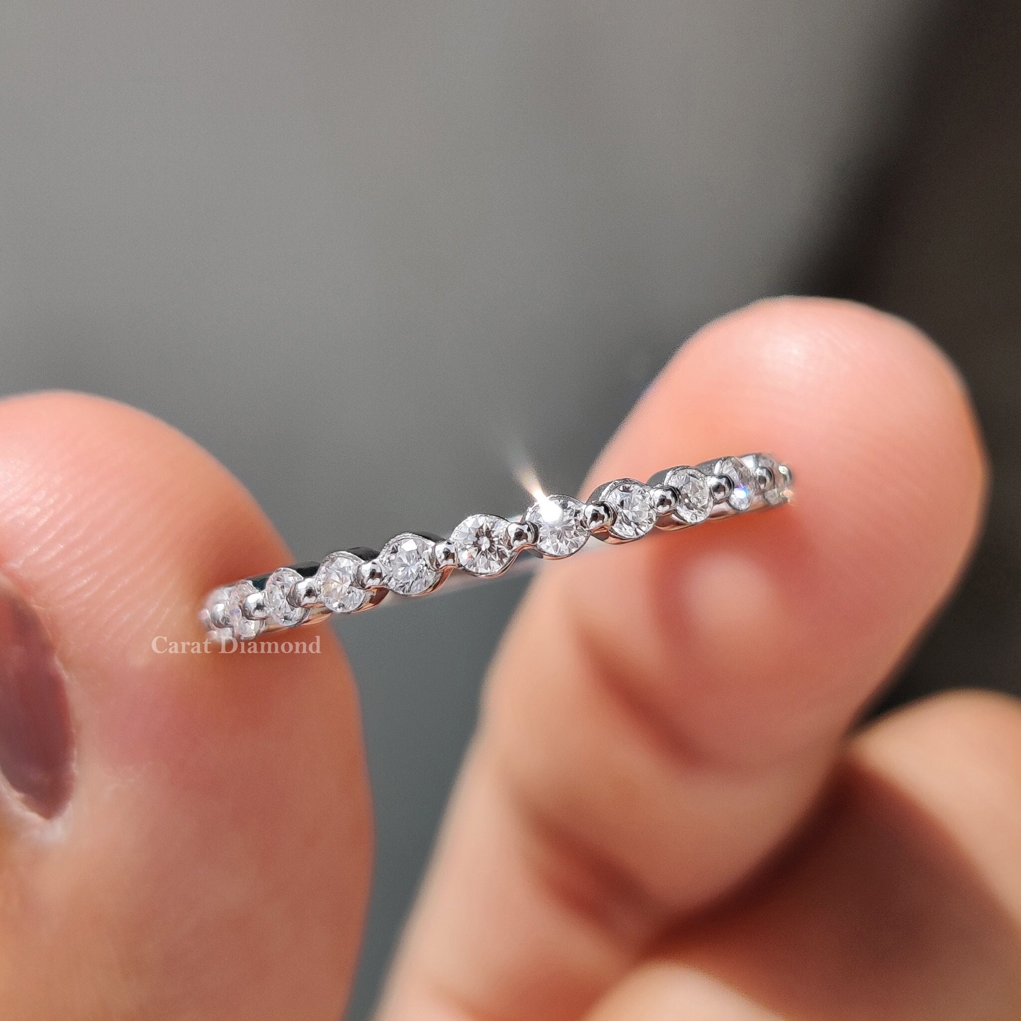 Bubble clearance eternity band