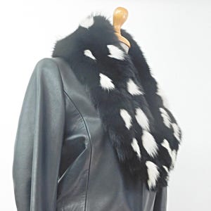 Eleganter Luxuriöser Handgemachter Abnehmbarer Echter Fuchspelz Kragen, Doppelfarbig, Schwarz und Weiß