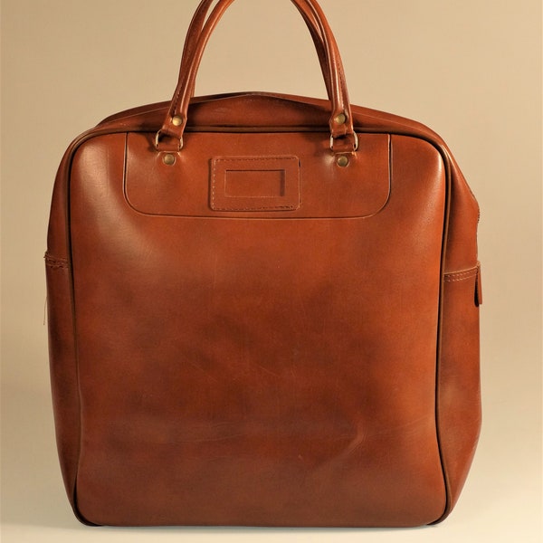 Vintage Leather Overnight Luggage Bag / Suitcase in Caramel Brown Colour/ Retro Weekender Travel Carry on Handle Bag