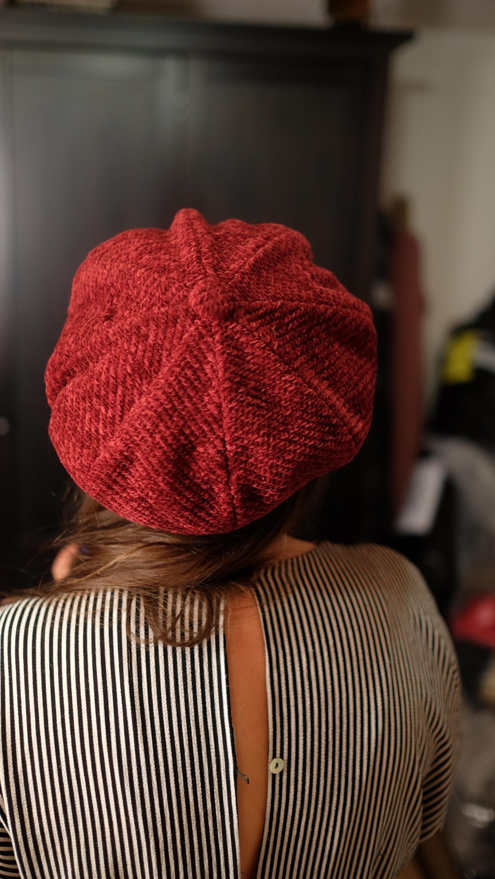 Vintage Made in Italy Wool Newsboy Cap Burgundy Red Baker Boy Cabbie Hat M/L Red Newsboy Cap for Women for sale | eBay main image 2