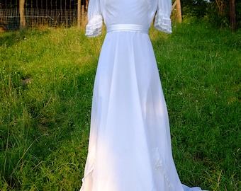 70s Boho Vintage Wedding Dress with Above Elbow Sleeve / Victorian Wedding Gown