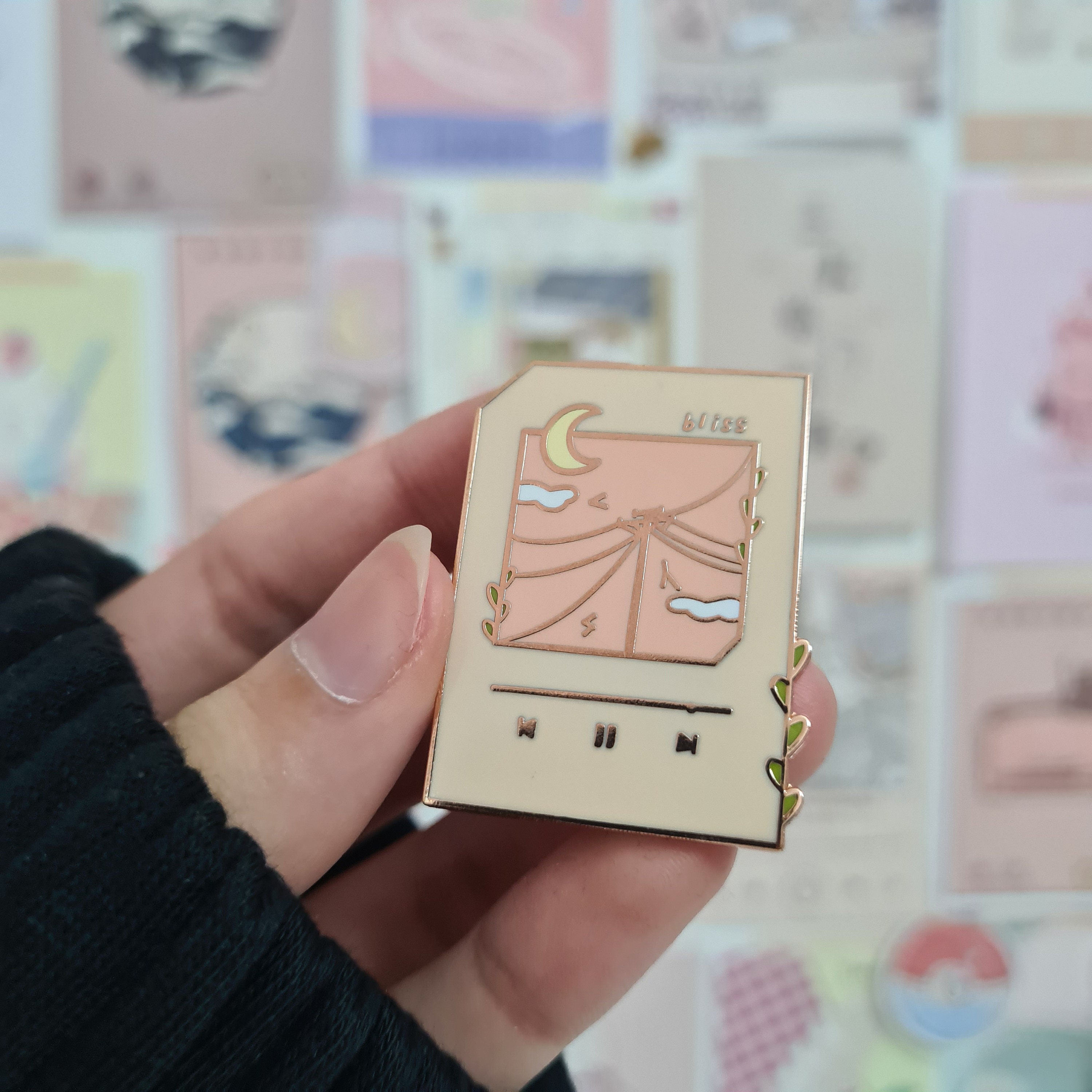 Bliss Music Player Enamel Pin Hard Enamel Pin, Rose Gold Pin, Music Pin, Aesthetic  Pins, Enamel Pins, Cute Pin, Lapel Pin, Pretty Pin 