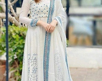 Magnifique anarkali Kurti dupatta en rayonne avec veste, robe longue, robe longue, anarkali blanc kurti, kurti de créateur, kurti pour femme, kurti