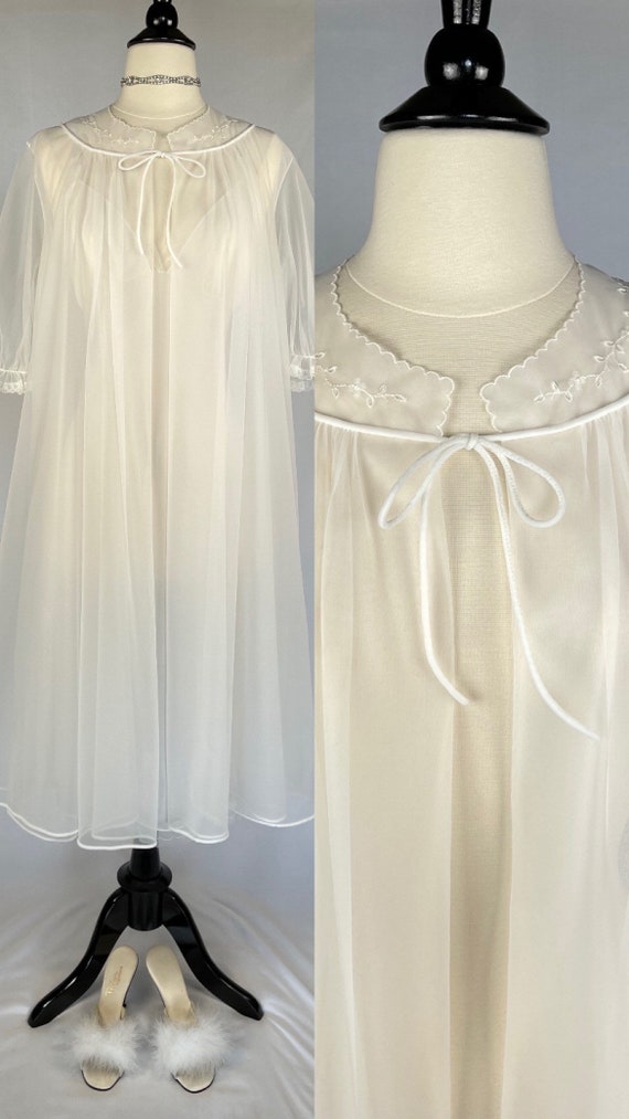 1950s 60s sheer robe white nylon chiffon with lace and puffed sleeves and ruffled hem fly away front Size S