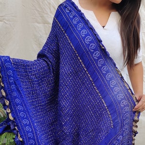 Georgette bandhani dupatta, dos opciones disponibles en rojo y azul