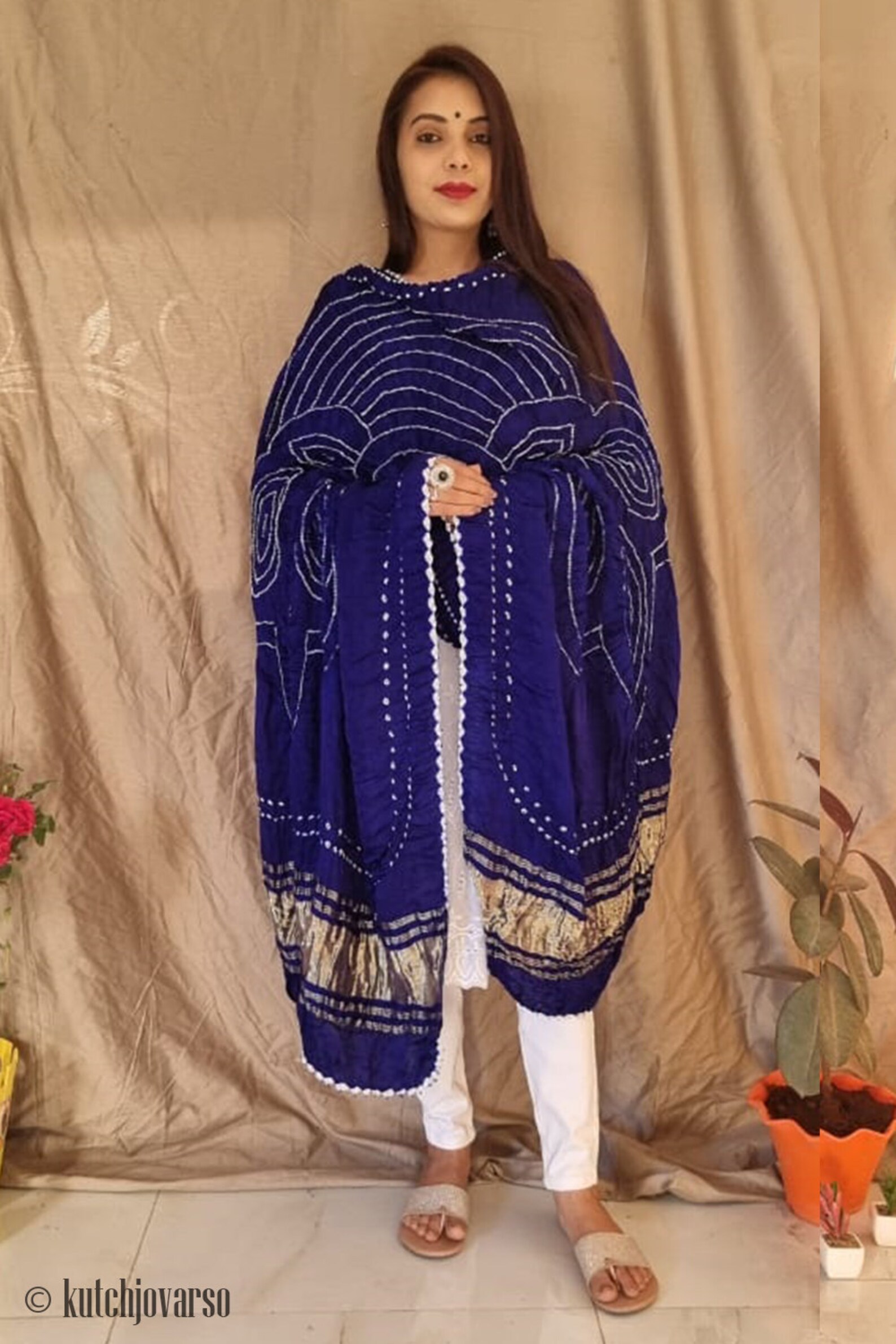 bandhani dupatta with plain dress