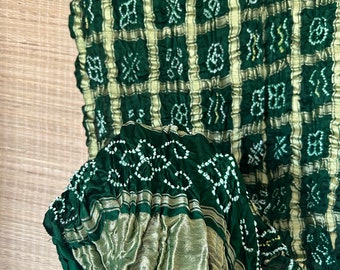 Fles groene Bandhej Gaji zijden cheques Dupatta, Indiase bruiloft dupatta, Kutchi bandhej, zijden lange dupatta, stropdas en kleurstof dupatta, cadeau voor haar