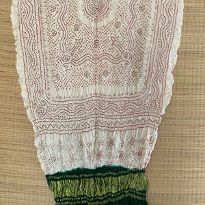 Gaji silk Bandhani dupatta,Red bandhej dupatta, Traditional Bandhani, Indian womens wear dupatta, Gaji Silk Bandhani white x green