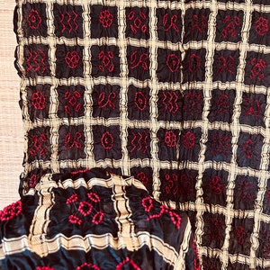 Black garchoda with red bandhej dots  Bandhani gaji silk dupatta