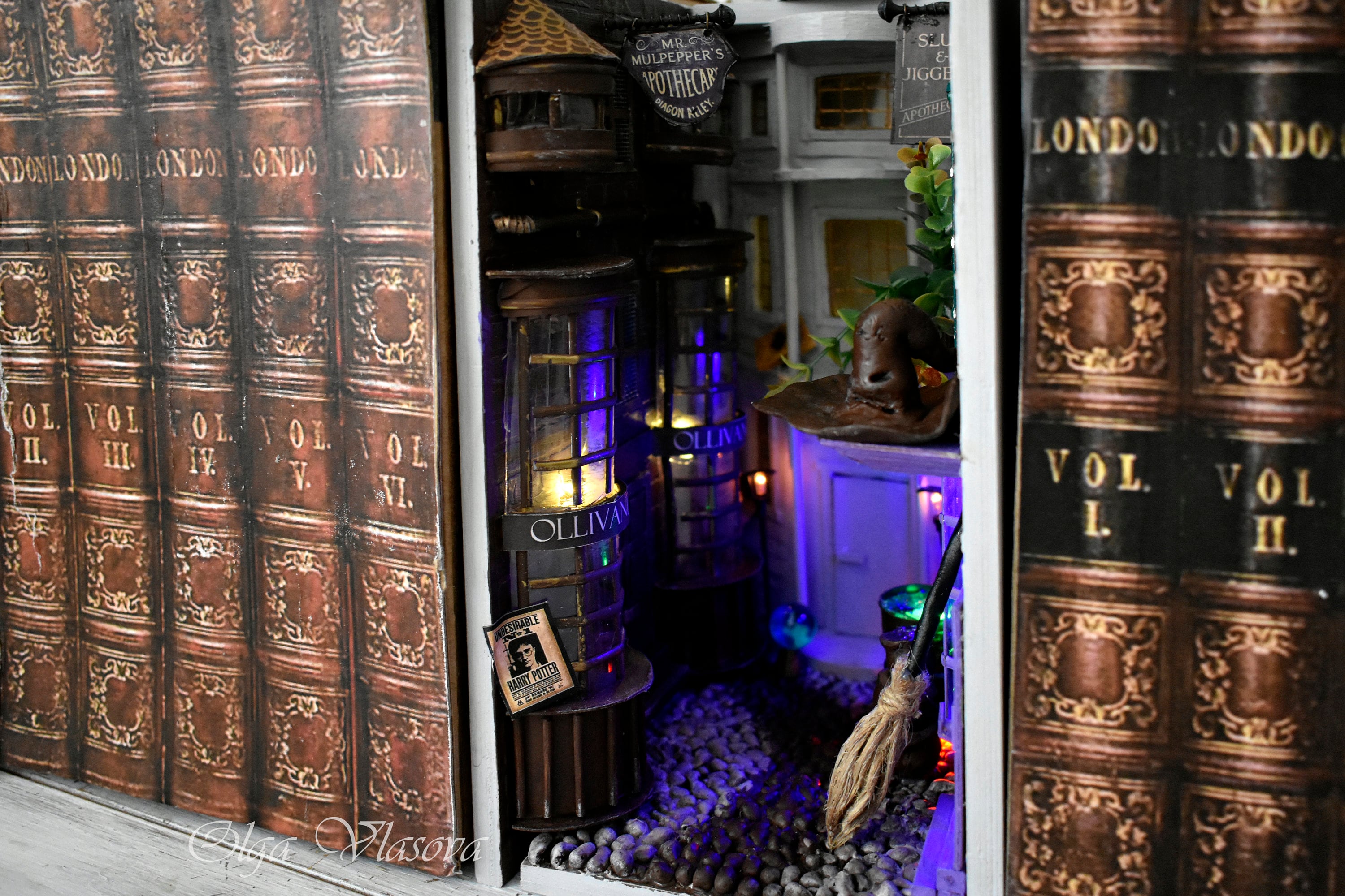 Harry Potter Diagon Alley bookshelf art book nook