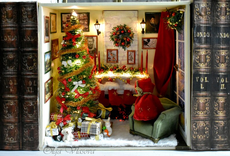 Book nook Christmas Miniature art with a Christmas tree Etsy