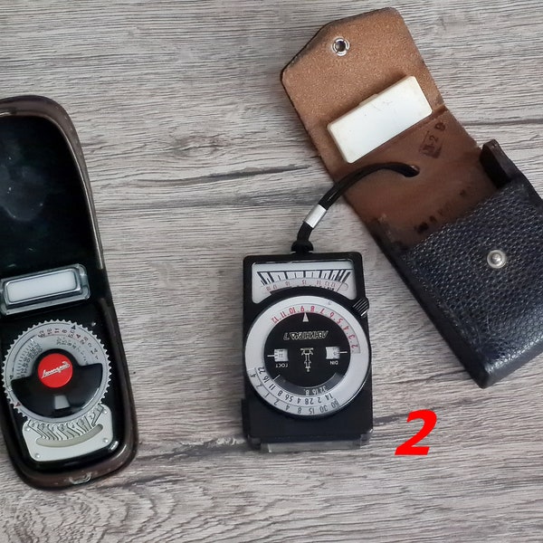 Soviet vintage light meter, Exposure meter with case, Made in USSR, Collectable