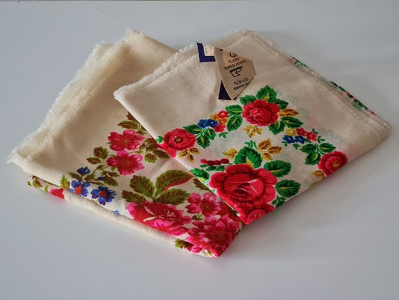 Set of 2 Vintage Ukrainian shawls, headscarf, Sov… - image 8
