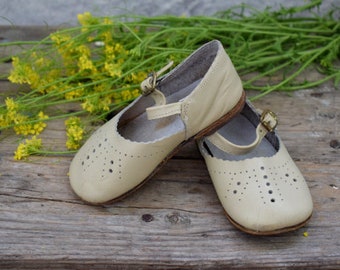 Vintage shoes, Soviet beige leather kids sandals, Soviet era, USSR children's shoes