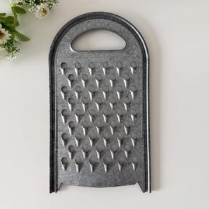 Large Vintage Metal Grater: Rustic Kitchen Decor