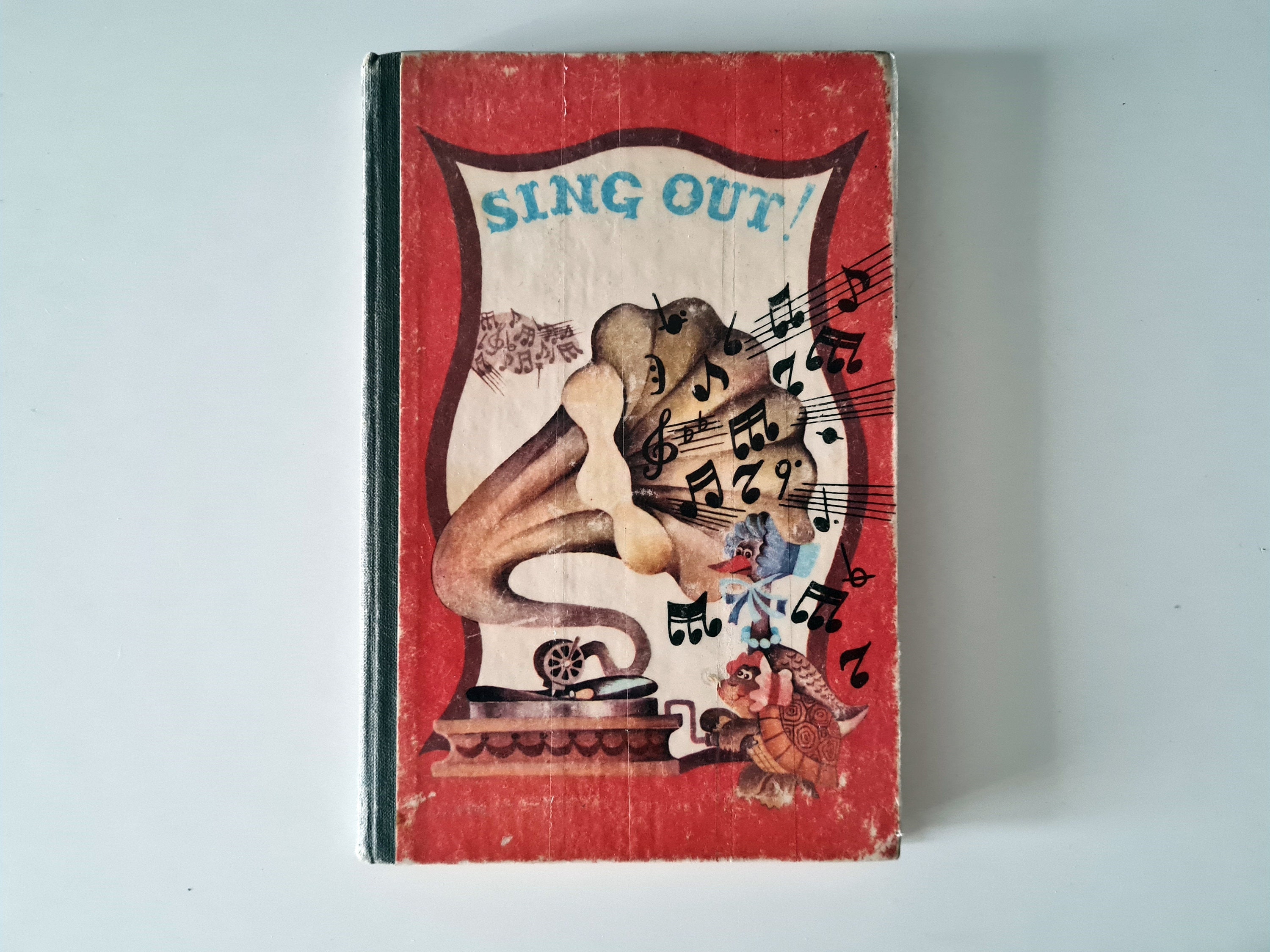 Soviet vintage songbook, Collection of songs in English for pupils, English songbook for schoolchildren, Texts of songs with notes