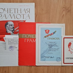 Russische Vintage Verdienstbescheinigungen der UdSSR mit Teddybildern von Russland, Vintage Dokumente mit dem Wappen der UdSSR, ПочеUTtassen