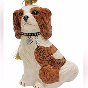 Błogosławieństwo królewskie, pies rasy Cavalier King Charles, dmuchany szklany ornament, figurka wyłożona srebrem próby 925, styl Staffordshire