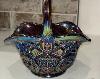 Beau panier LE Smith Amethyst Carnaval irisé en verre avec rebord ondulé